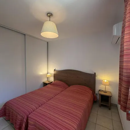 2 Dans Avec Piscine Palasca (Corsica)